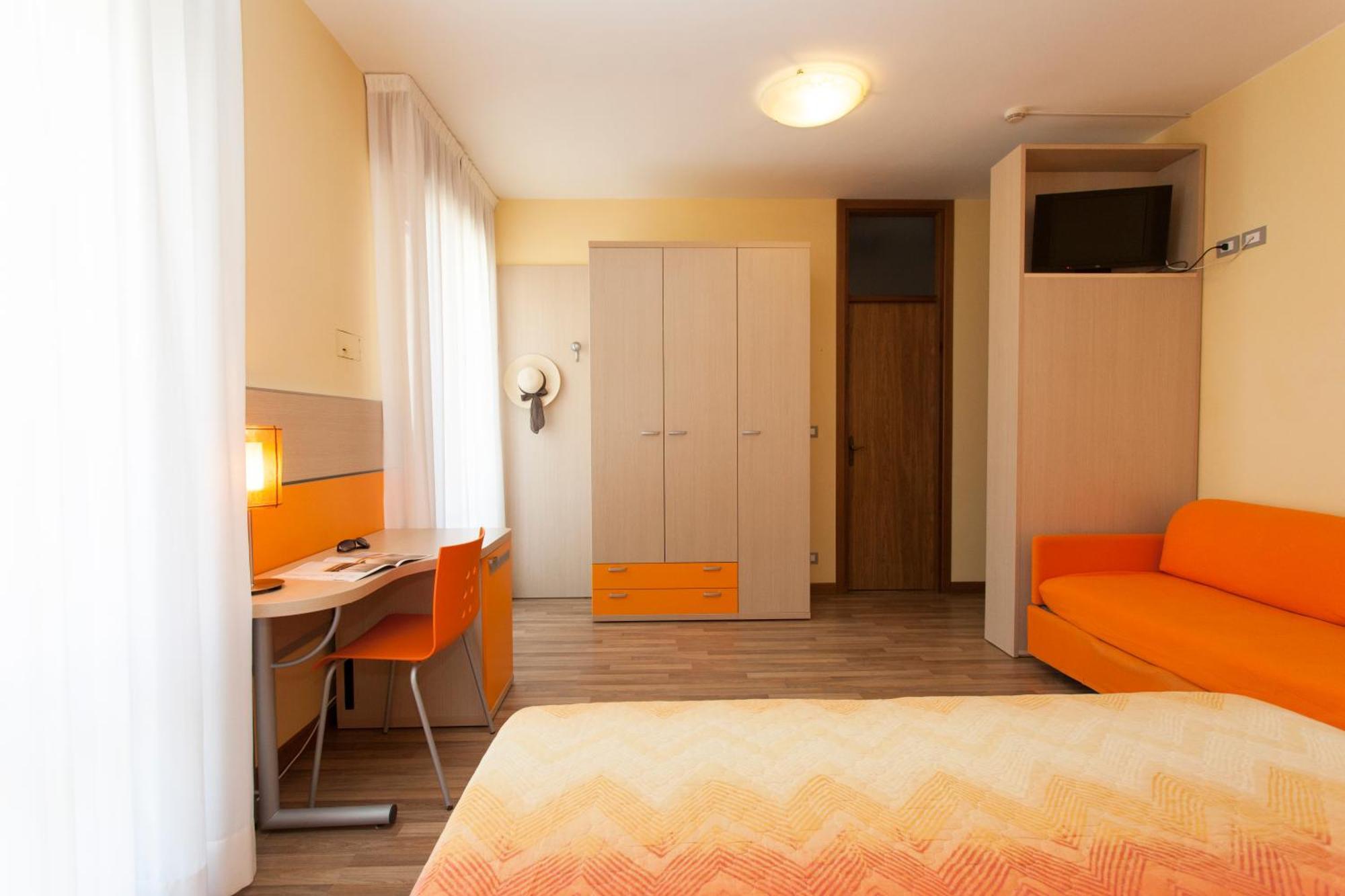 Hotel Orizzonte Лидо-ди-Езоло Номер фото