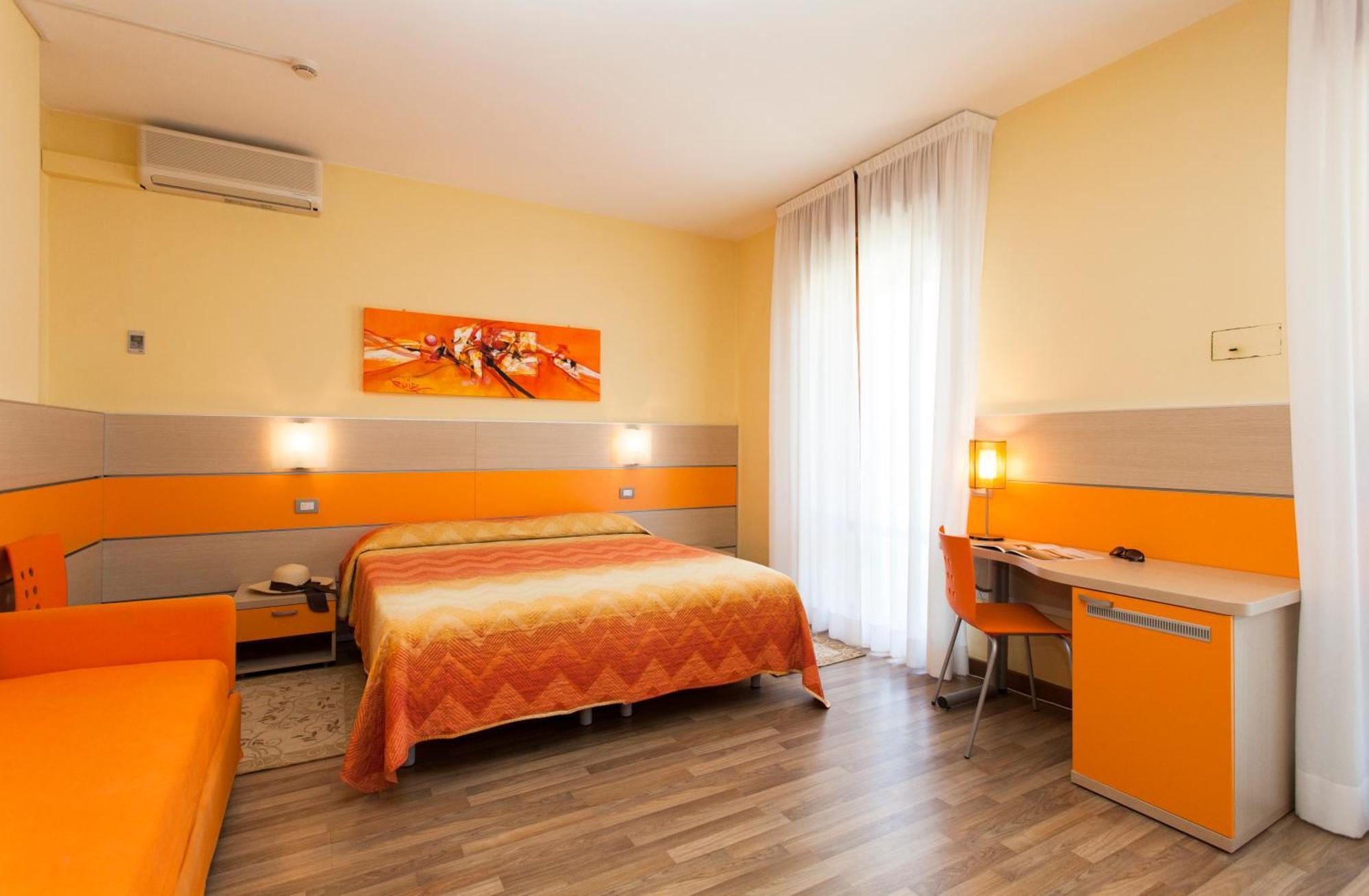 Hotel Orizzonte Лидо-ди-Езоло Номер фото