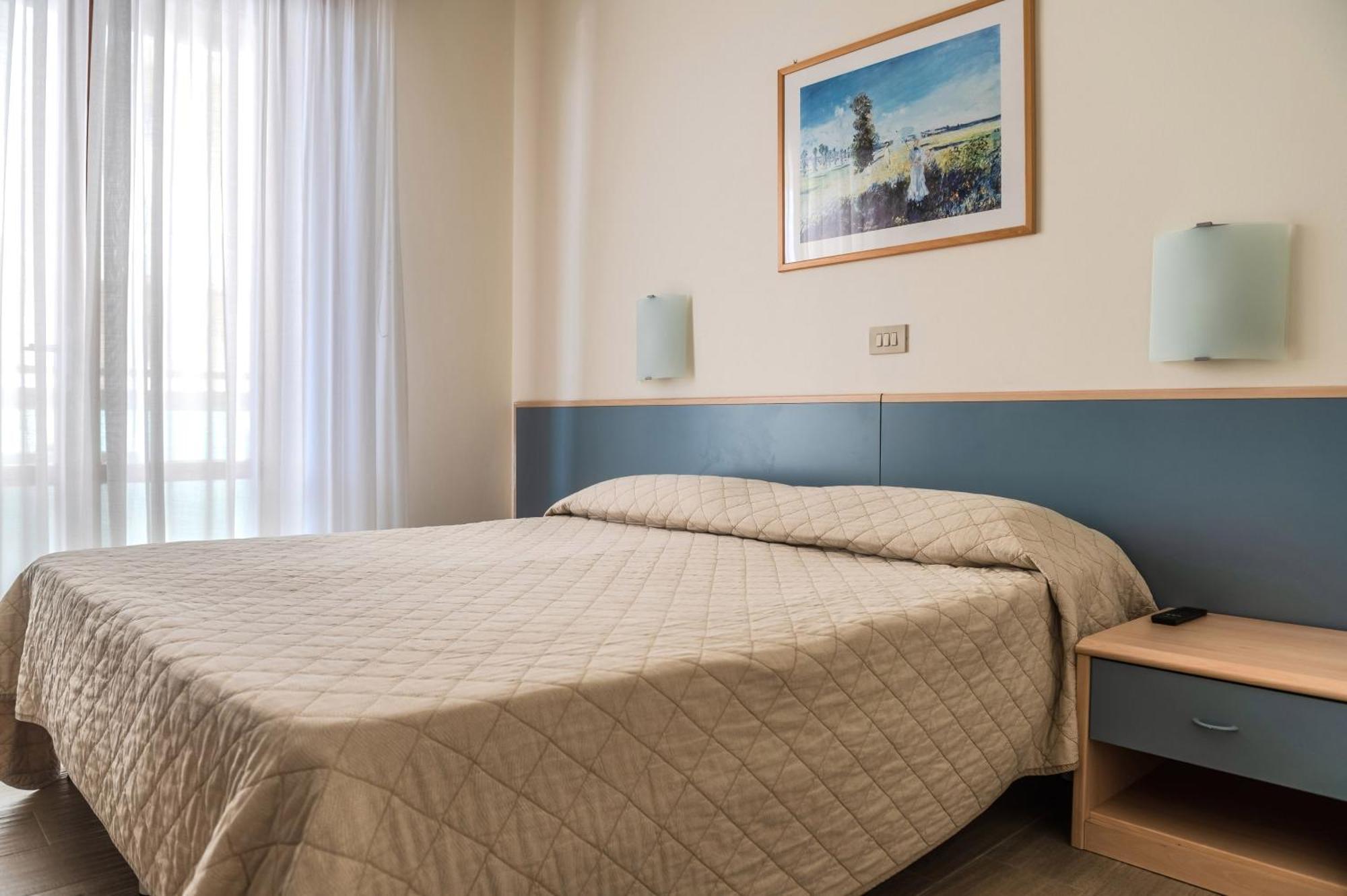 Hotel Orizzonte Лидо-ди-Езоло Номер фото