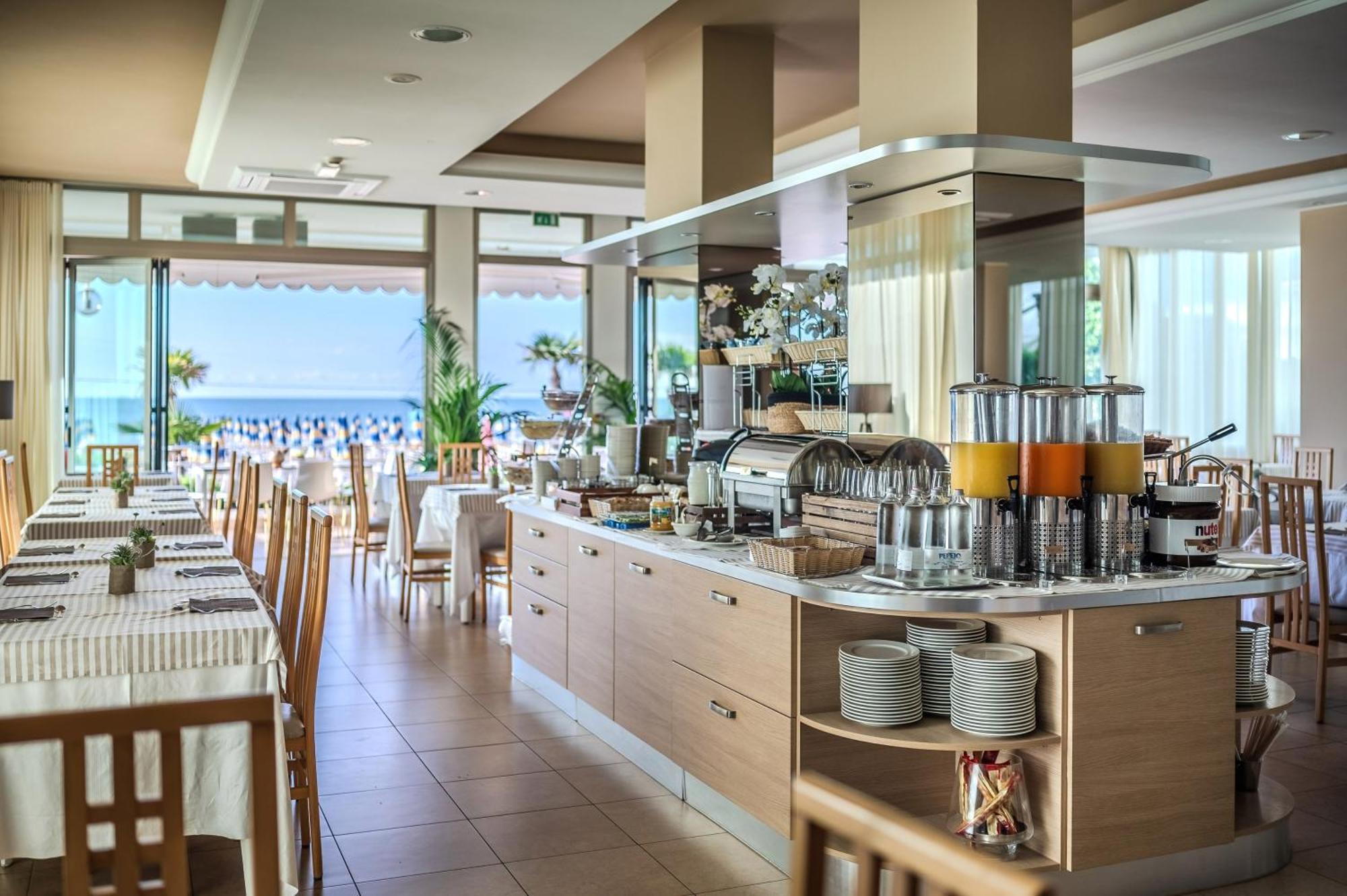 Hotel Orizzonte Лидо-ди-Езоло Экстерьер фото