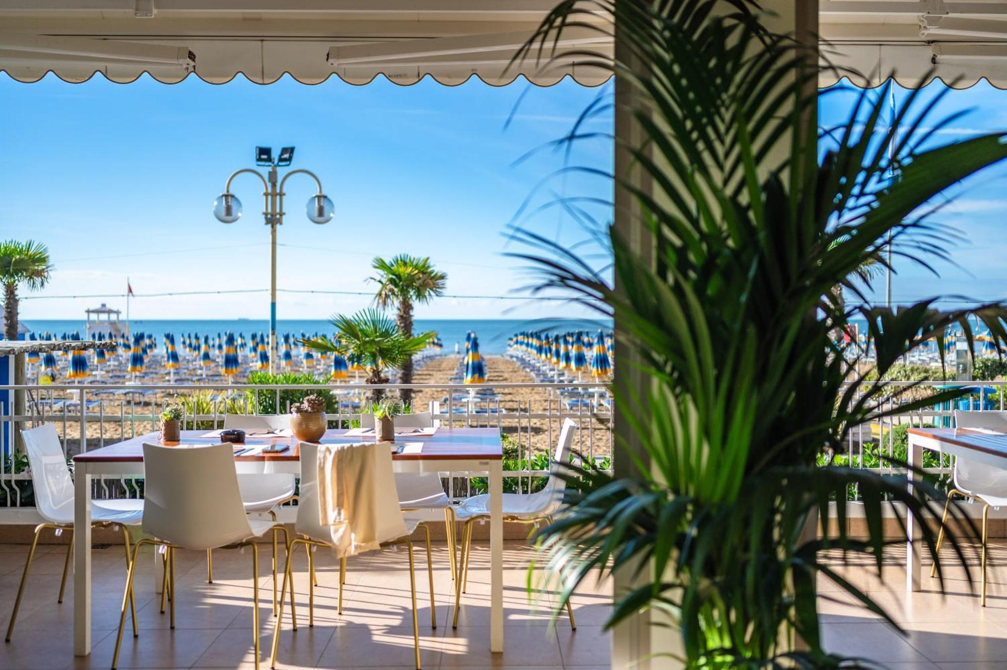 Hotel Orizzonte Лидо-ди-Езоло Экстерьер фото